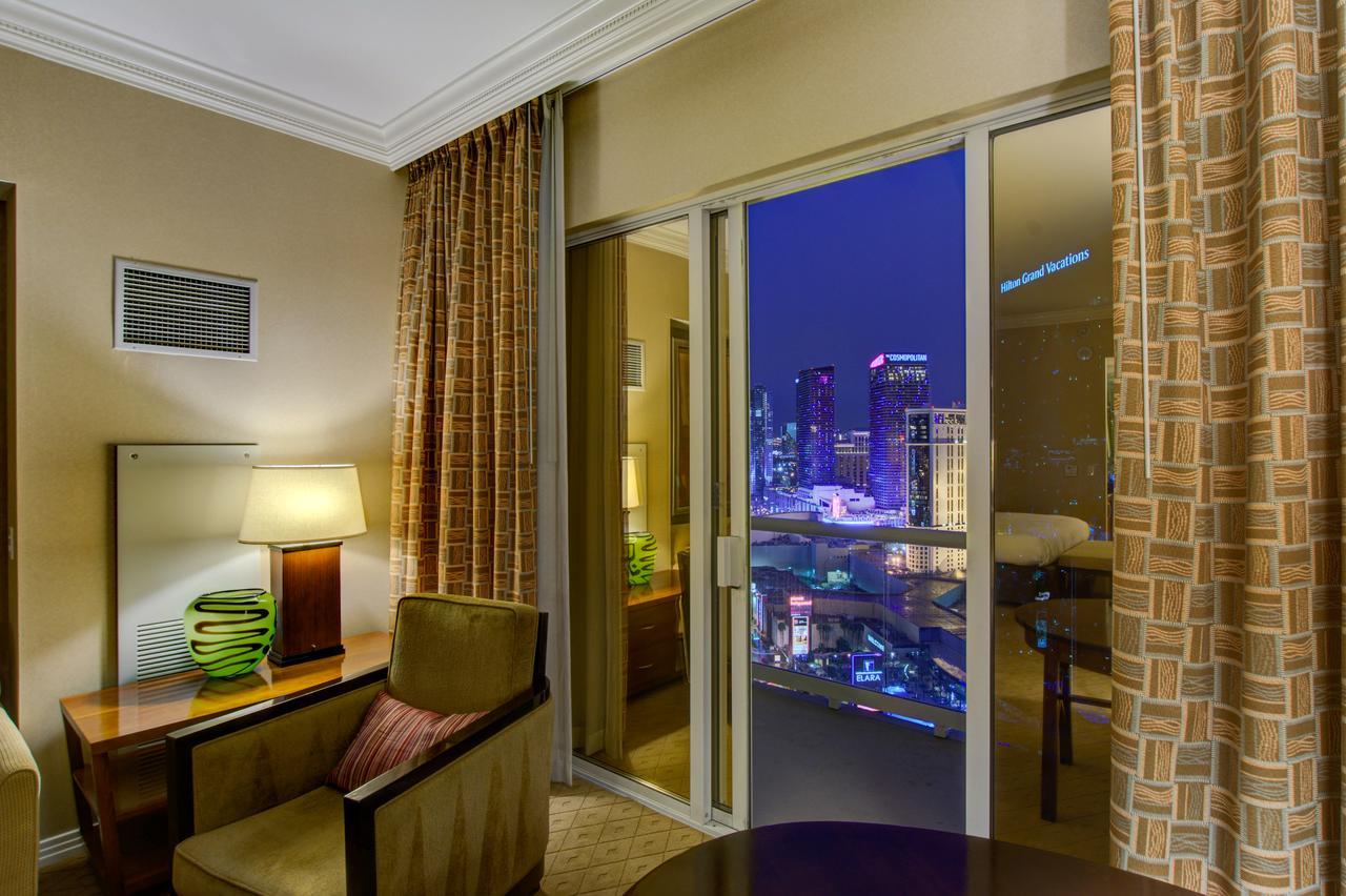 Penthouse Suite With Strip View At The Signature At Mgm Grand Las Vegas Exterior photo