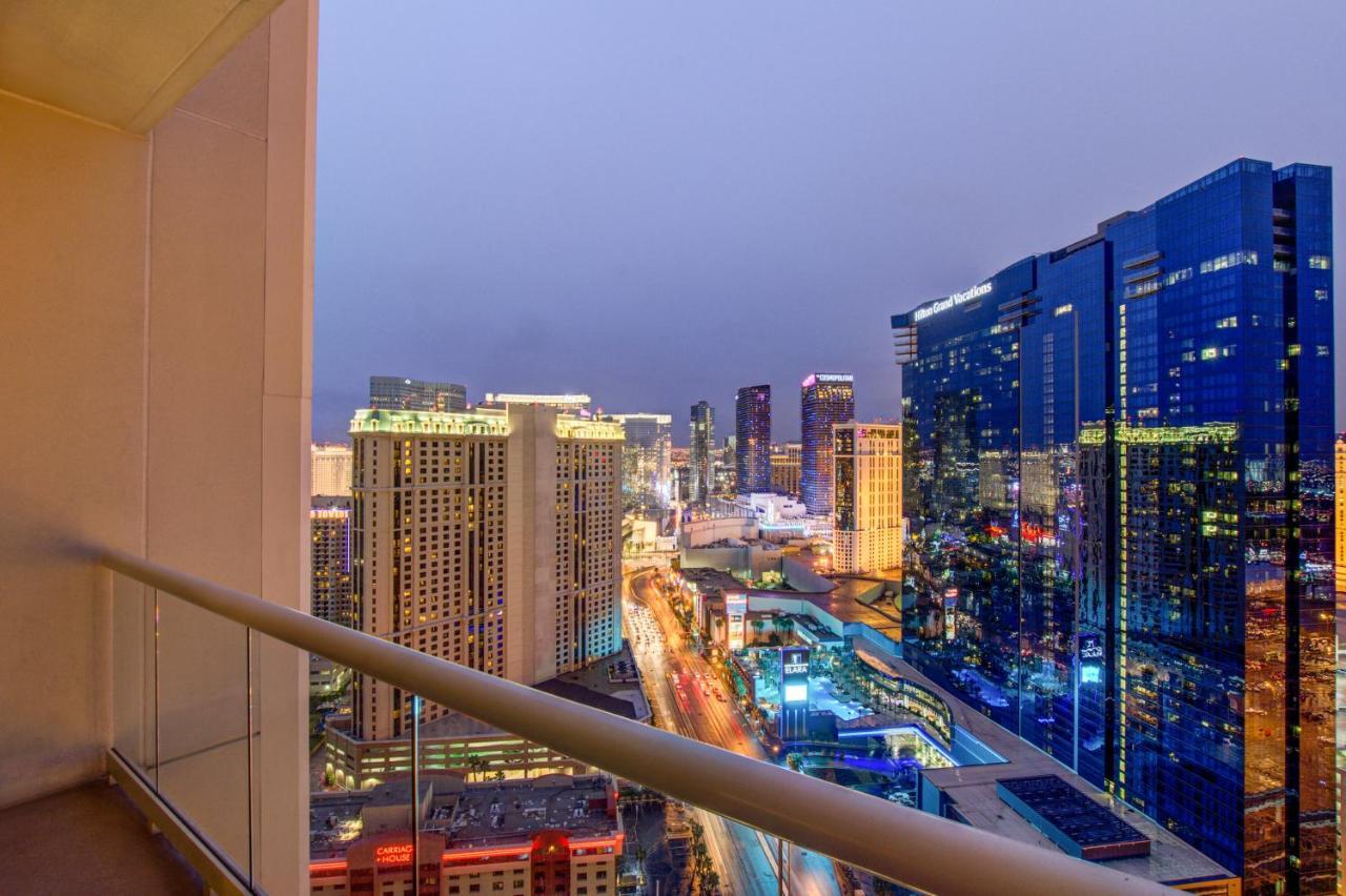 Penthouse Suite With Strip View At The Signature At Mgm Grand Las Vegas Exterior photo